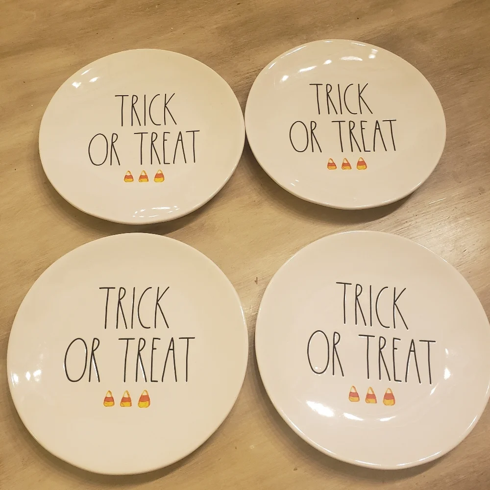 NWT HTF Rae Dunn Halloween Trick or Treat Salad Plates Lot Of 4